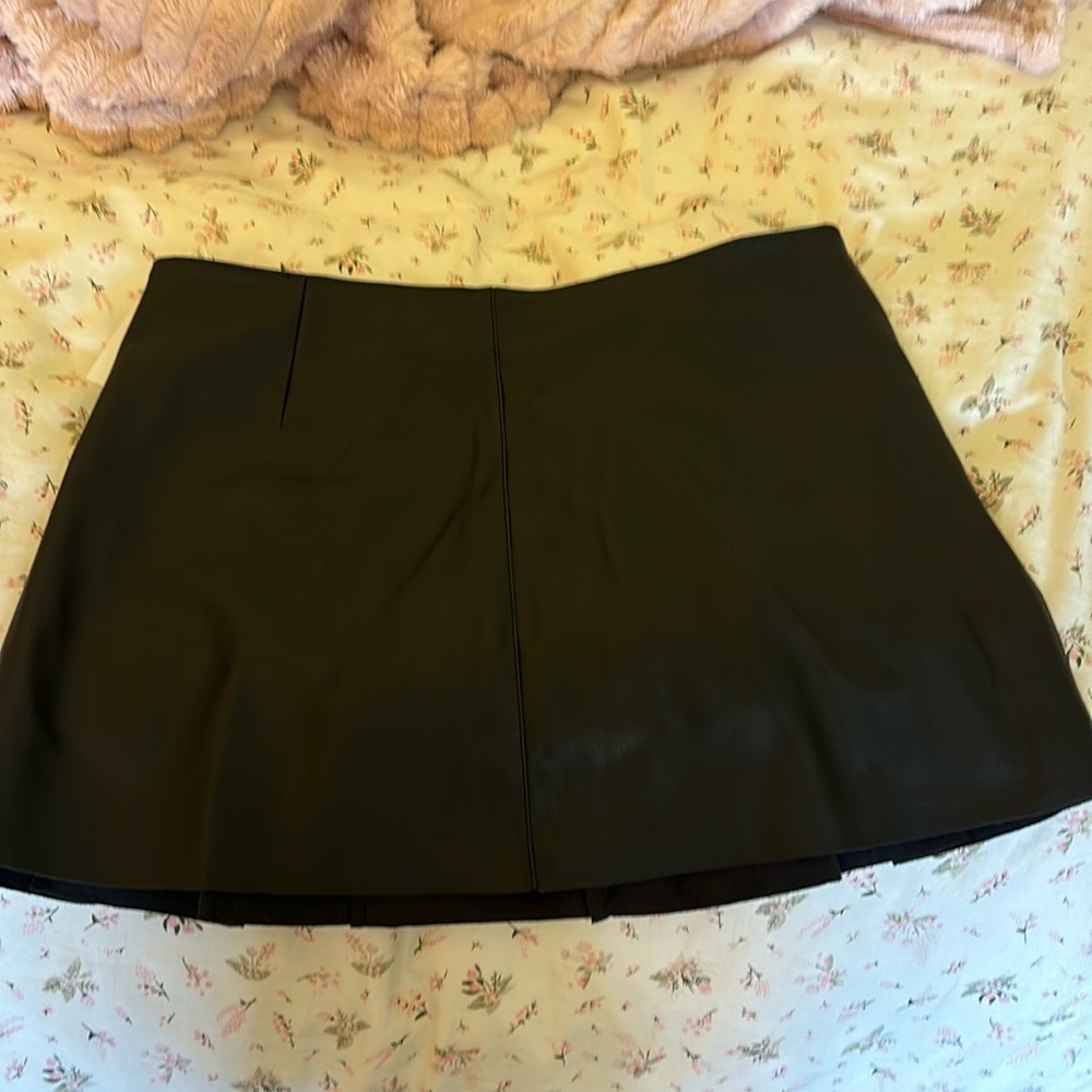 Never worn mango black pleated skirt size medium